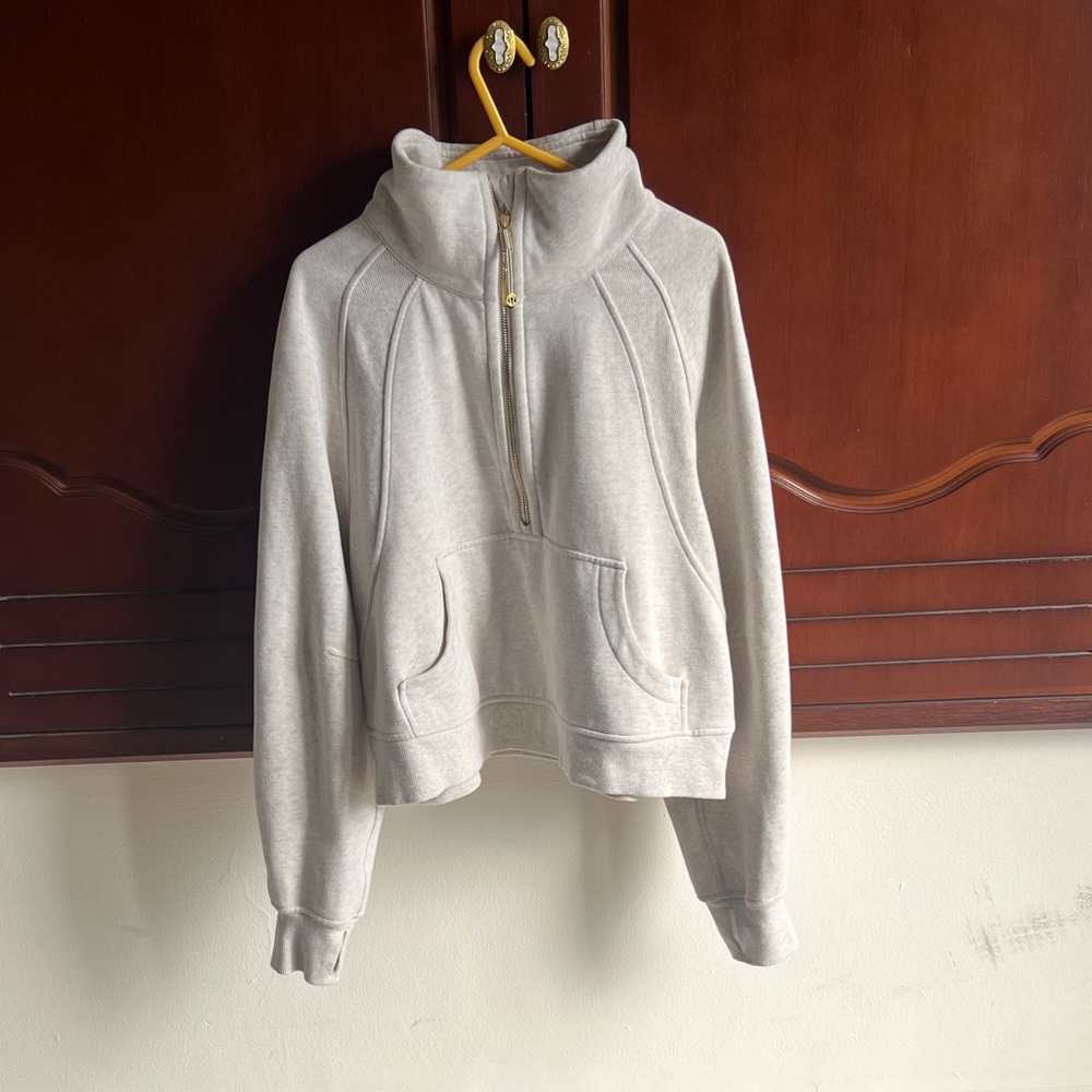lululemon athletica Scuba crop Bone and gold zip, funnel neck size M/L